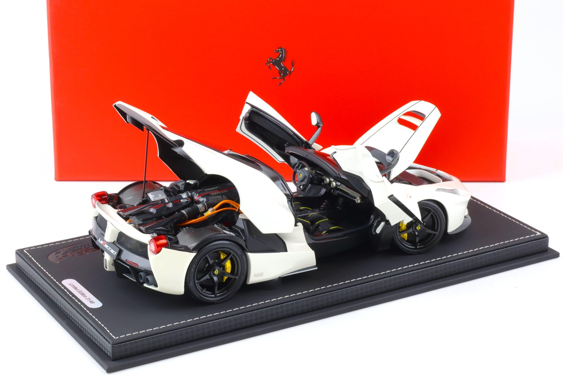 1:18 BBR Ferrari LaFerrari Aperta Bianco Avus white/ black wheels with display - Limited 48 pcs.