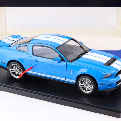 1:18 AUTOart 2010 Ford Shelby GT500 Coupe Grabber blue/ white stripes 72916 - Image 2