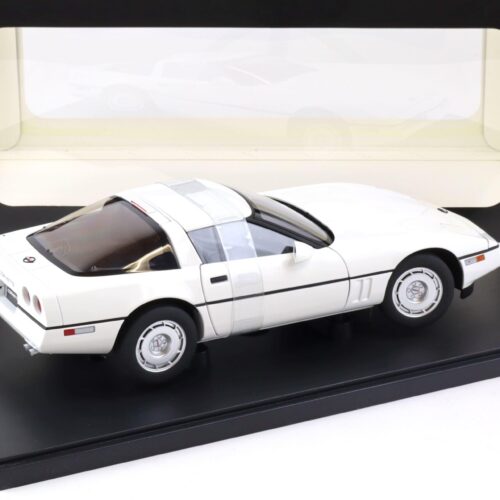 1:18 AUTOart 1986 Chevrolet Corvette C4 white 71243