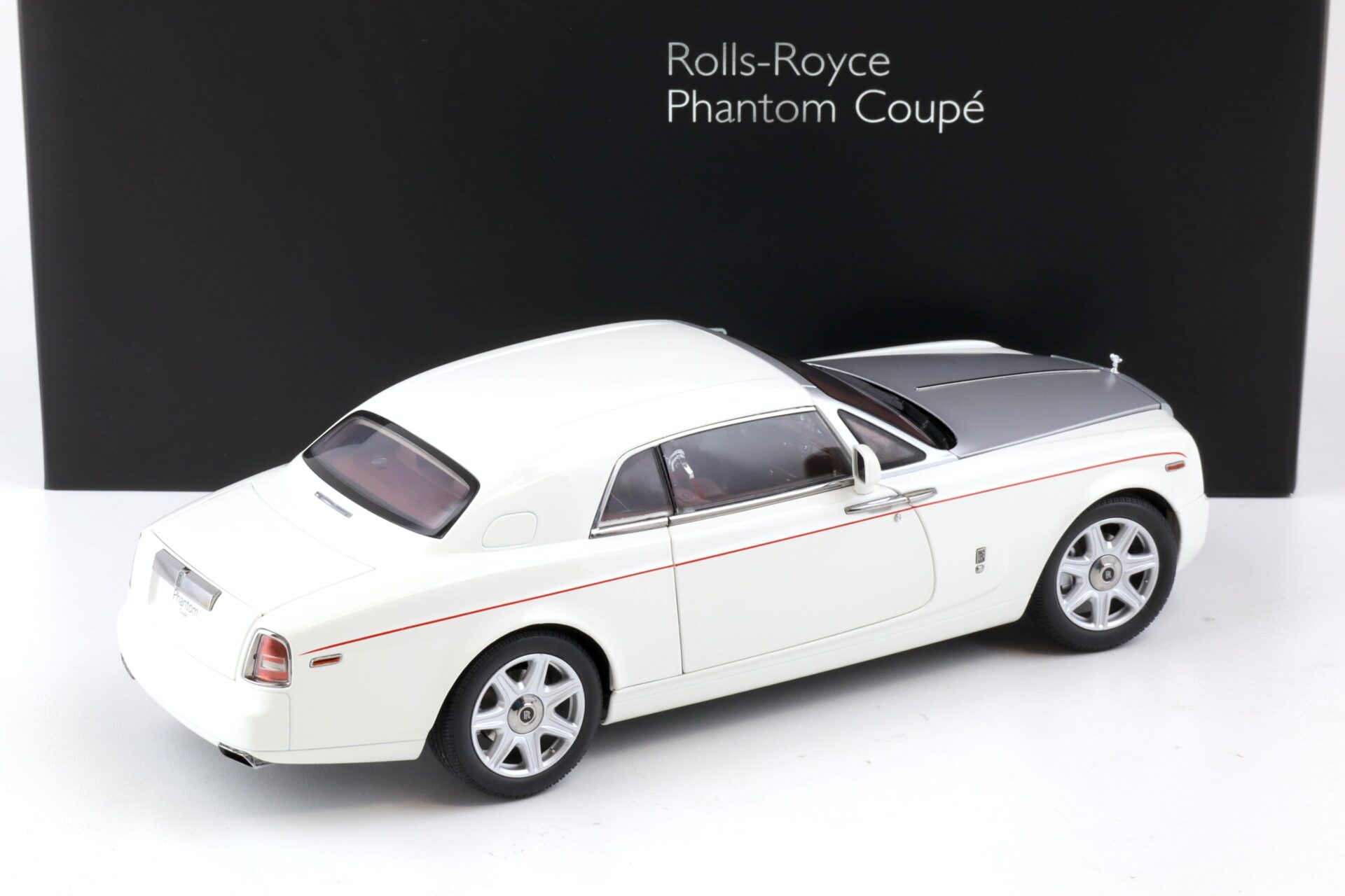 1:18 Kyosho Rolls Royce Phantom Coupe English white 08861EW