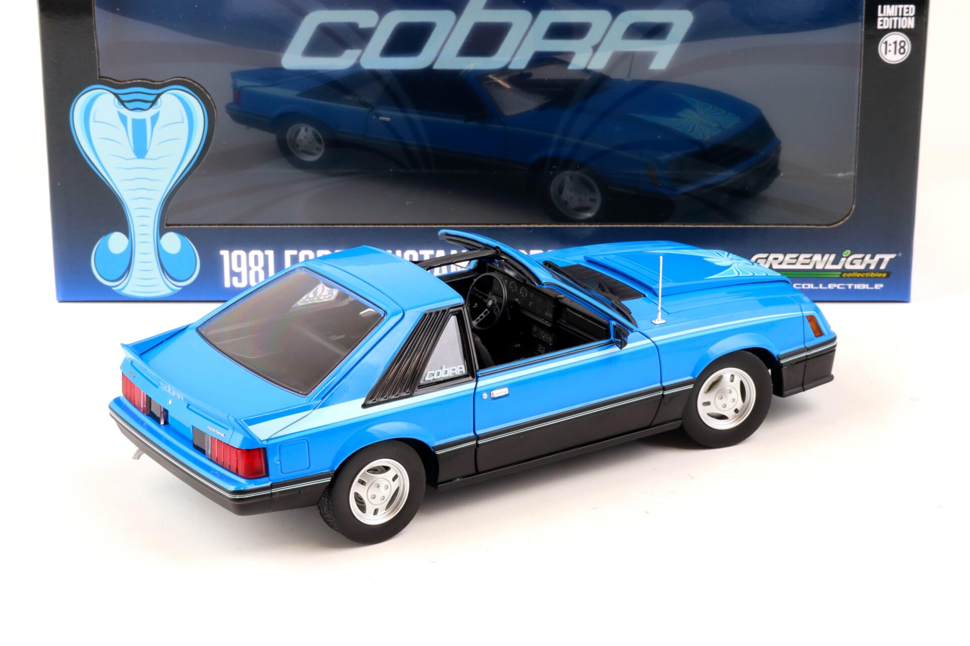 1:18 Greenlight 1981 Ford Mustang Cobra Fastback T-Top medium blue