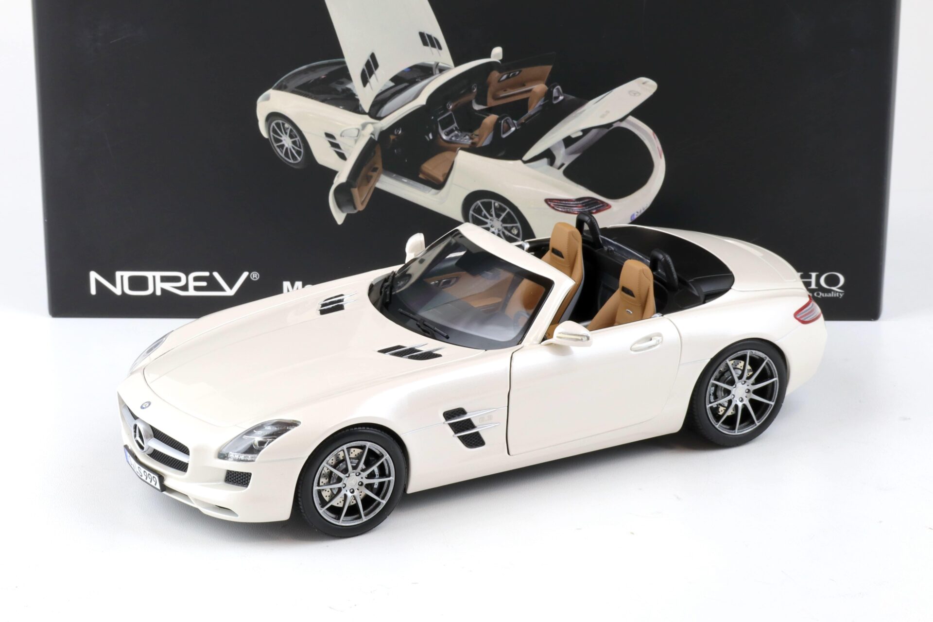 1:18 Norev Mercedes SLS AMG Roadster 2011 R197 metallic white 183491