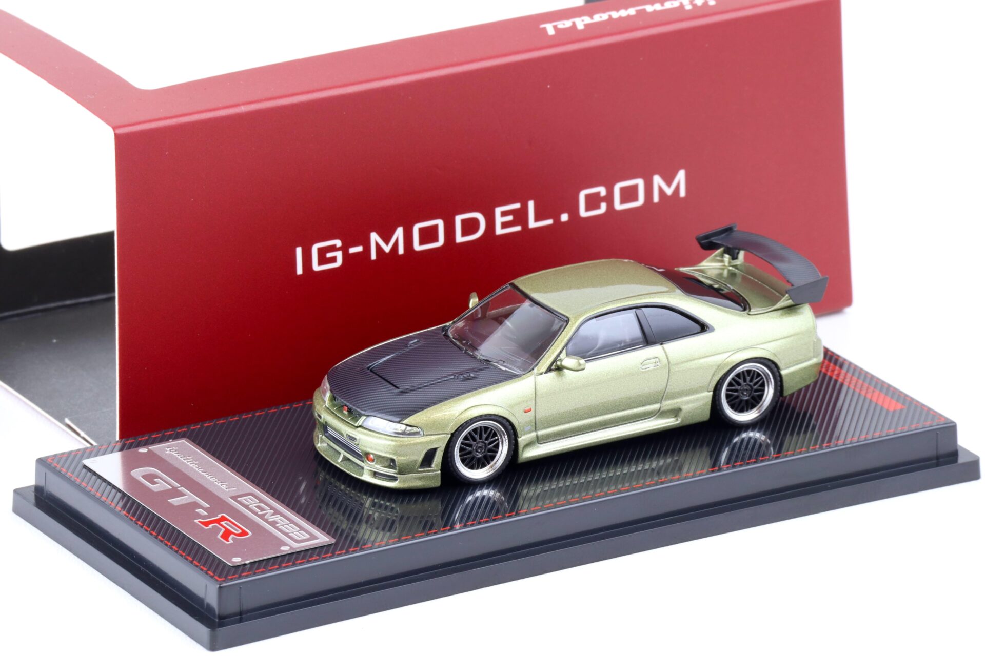 1:64 Ignition Model IG2505 Nissan Nismo GT-R R33 BCNR33 green metallic/ Carbon
