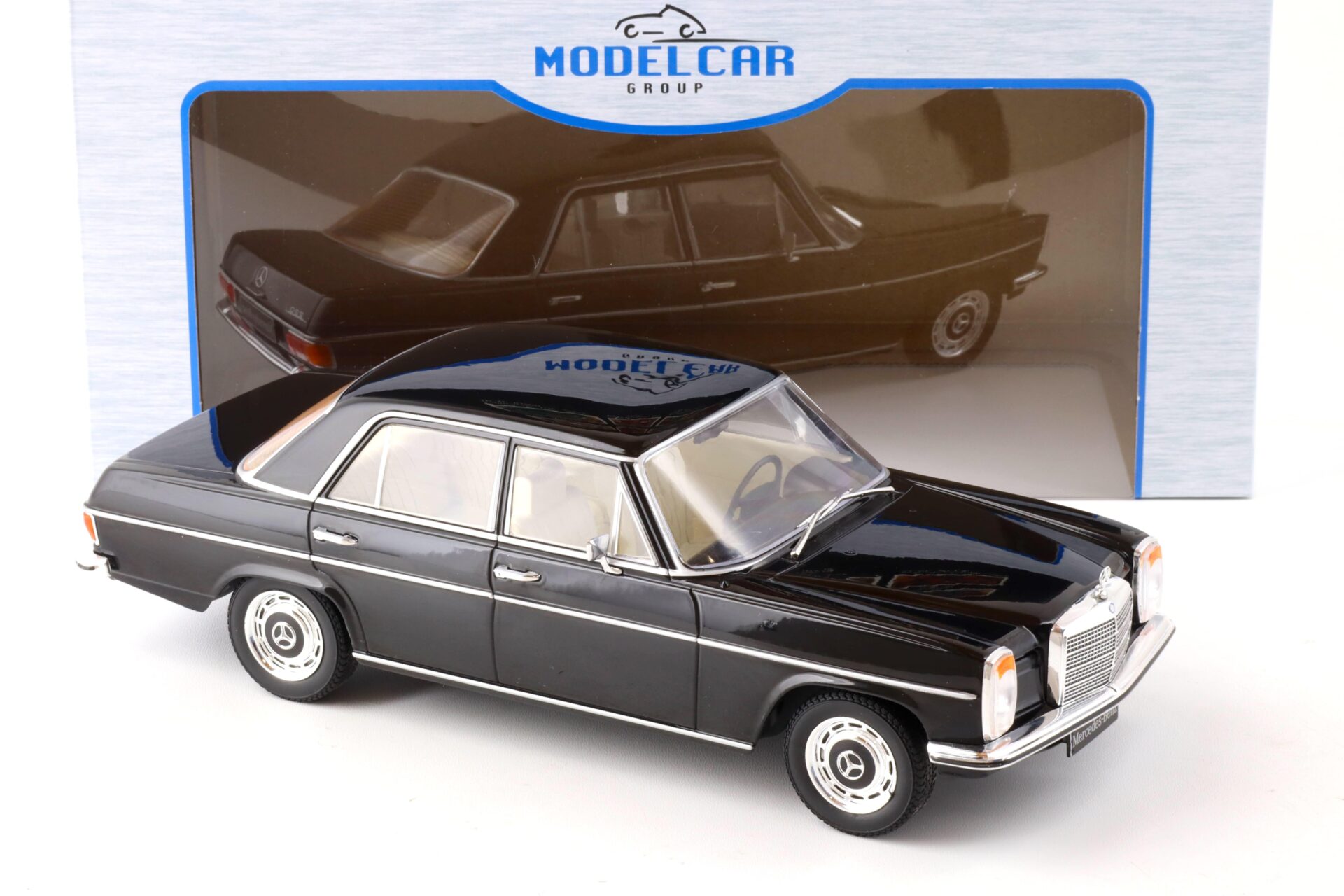 1:18 MCG Mercedes 220D W115 Limousine black 1972