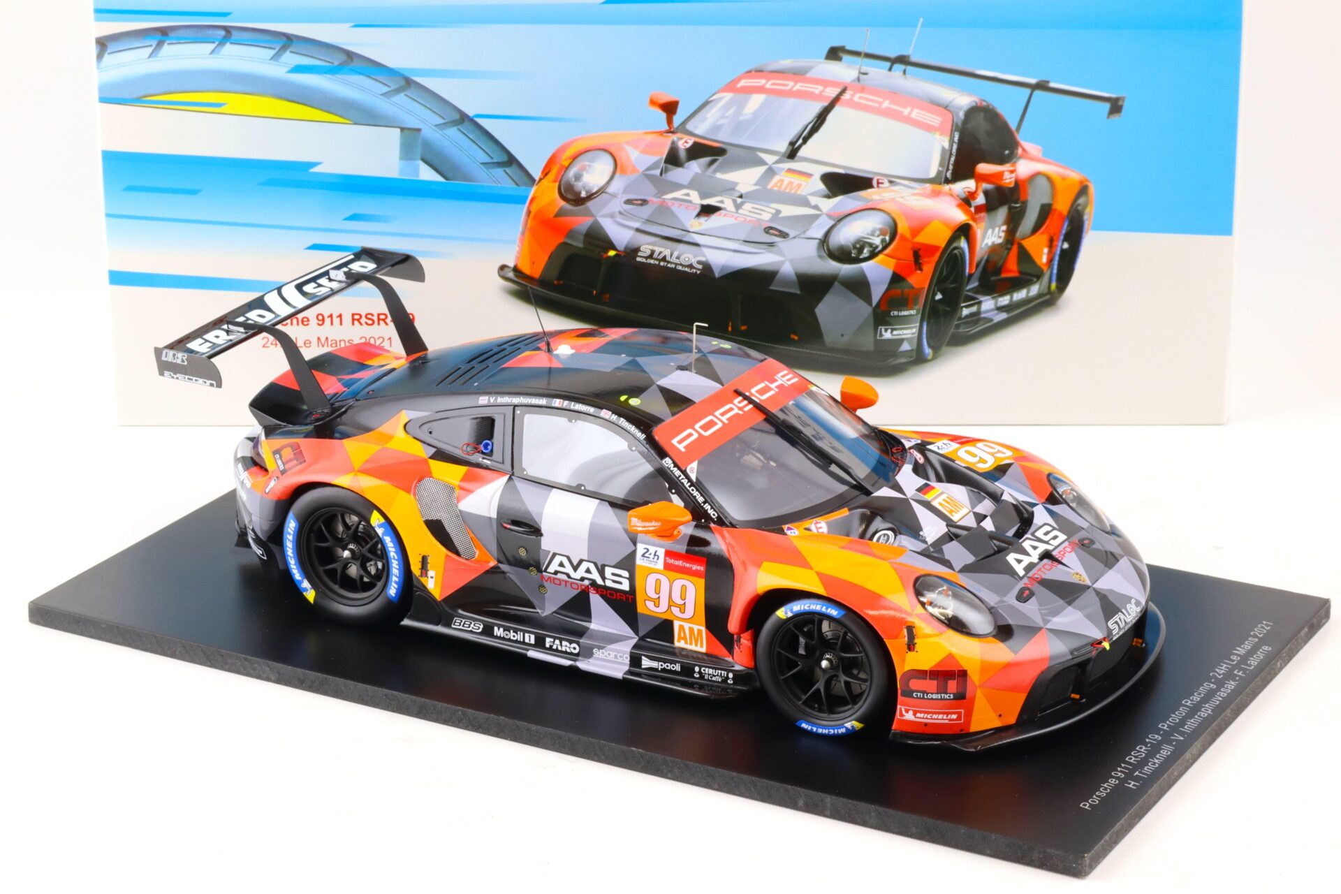 1:18 Spark Porsche 911 RSR-19 #99 Le Mans 24h 2021 Inthraphuvasak/ Latorre/ Ticknell