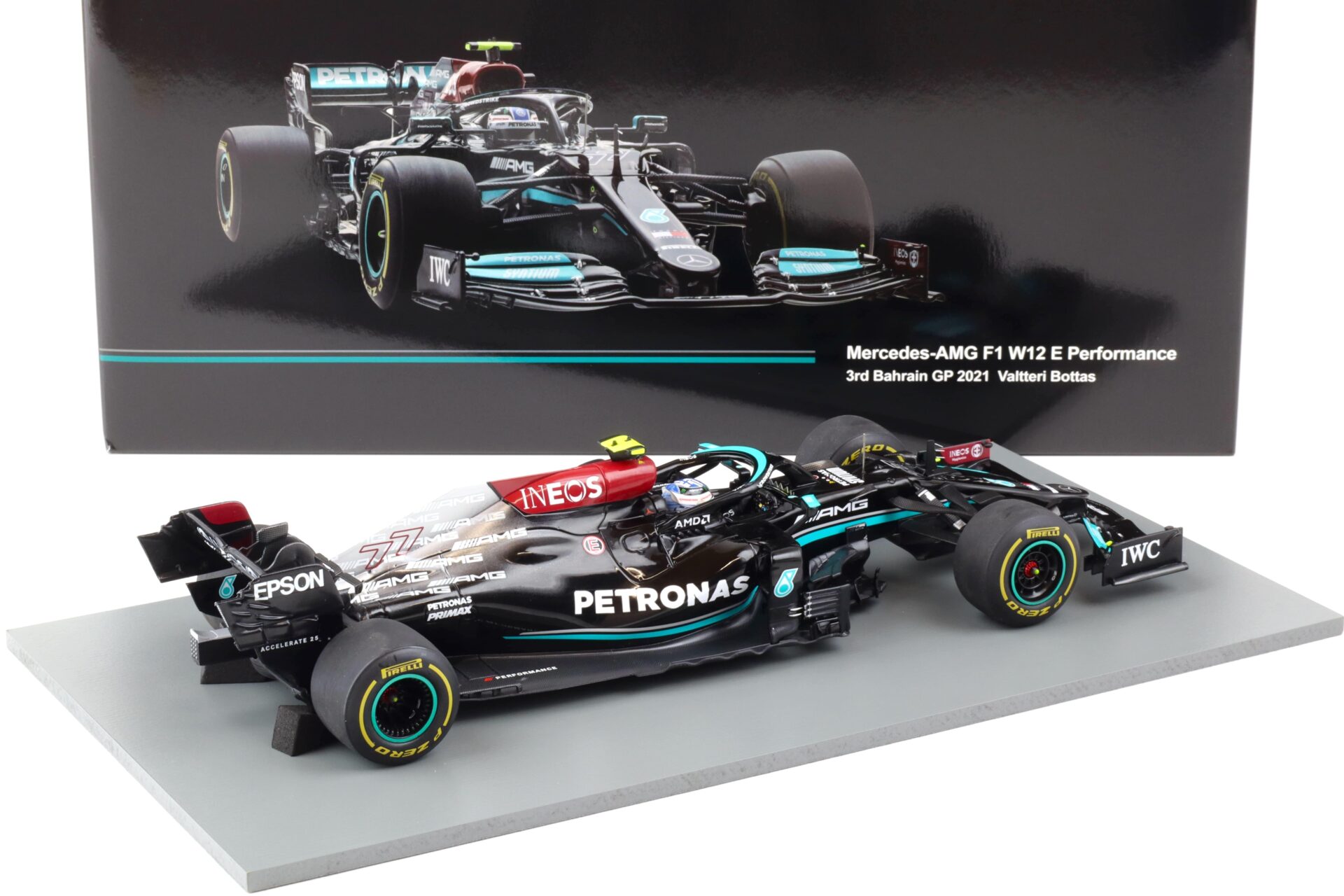 1:18 Spark Mercedes AMG F1 W12 E Performance #77 Bottas 3rd Bahrain GP 2021