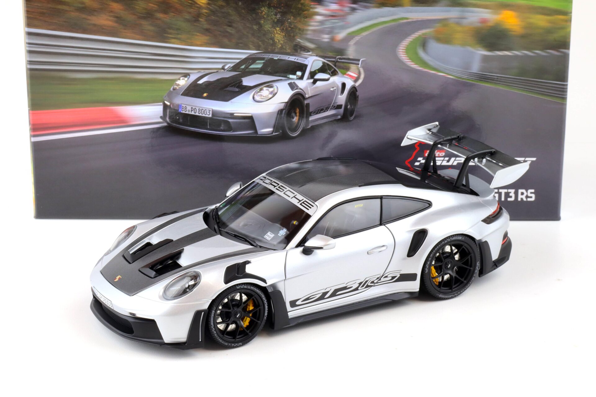 1:18 Minichamps Porsche 911 (992) GT3 RS Weissach Package Nürburgring silver