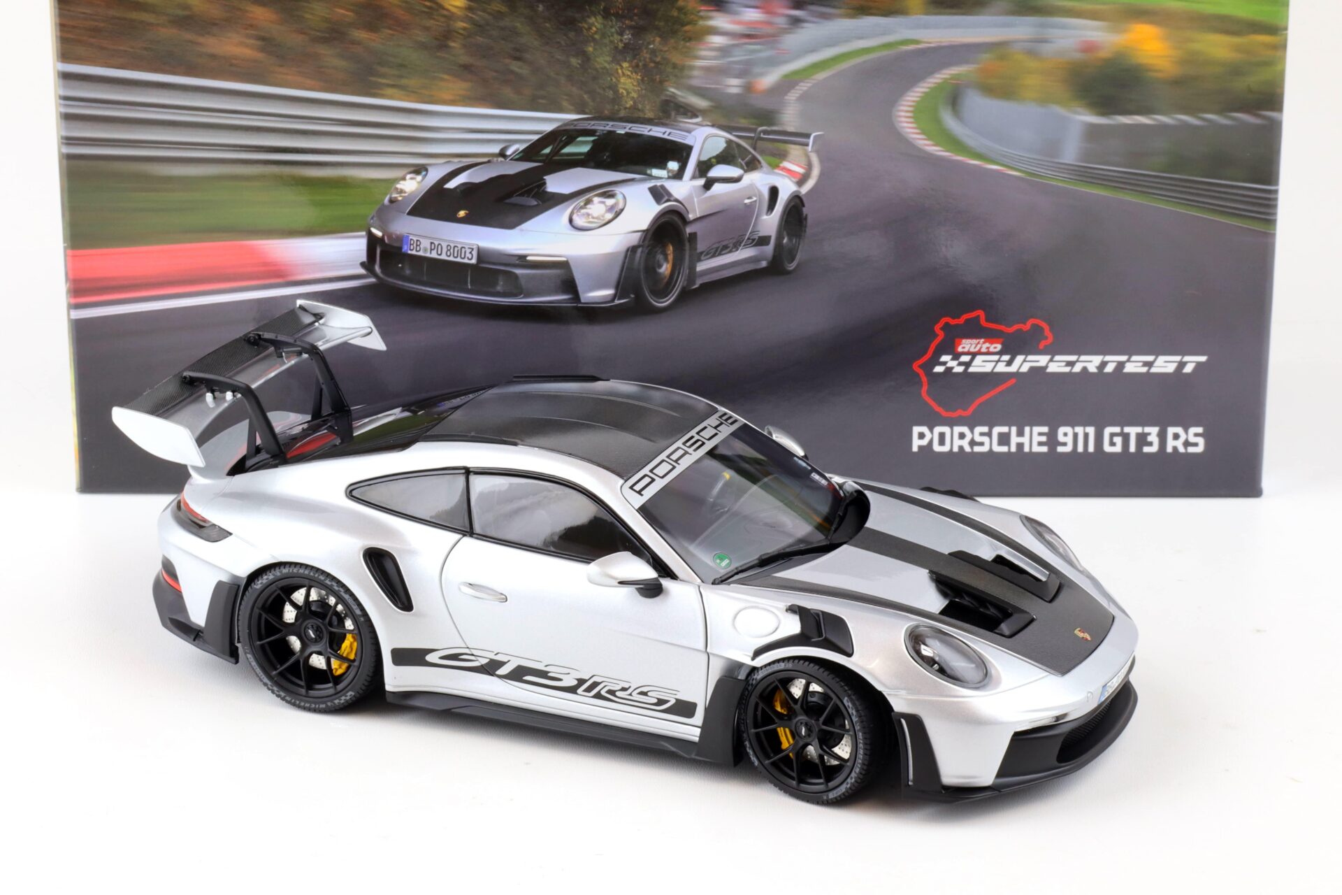 1:18 Minichamps Porsche 911 (992) GT3 RS Weissach Package Nürburgring silver