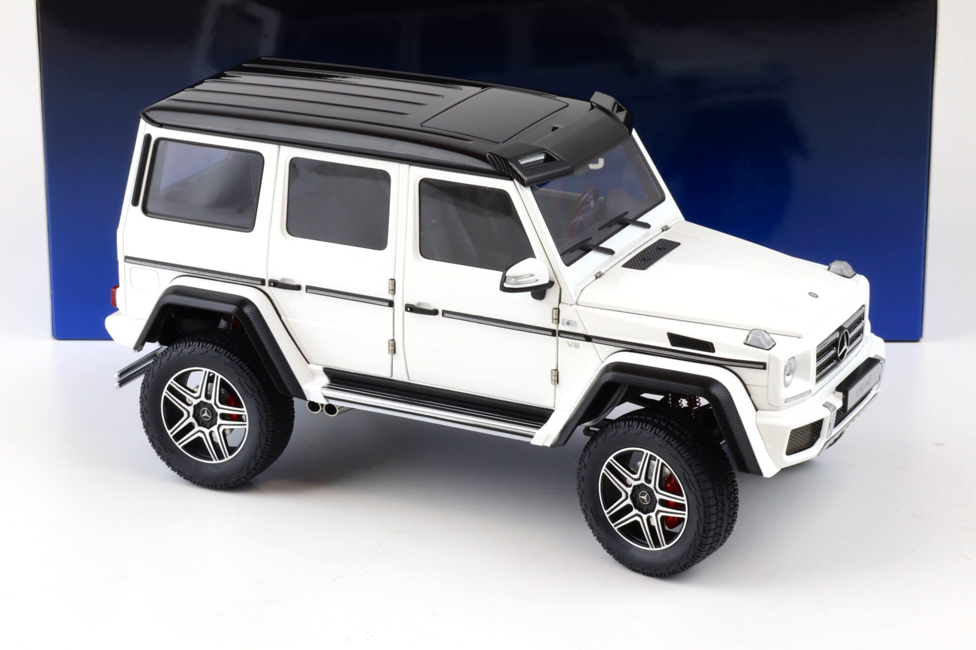 1:18 AUTOart Mercedes G500 4Ã4² G-Klasse Gloss white 76316