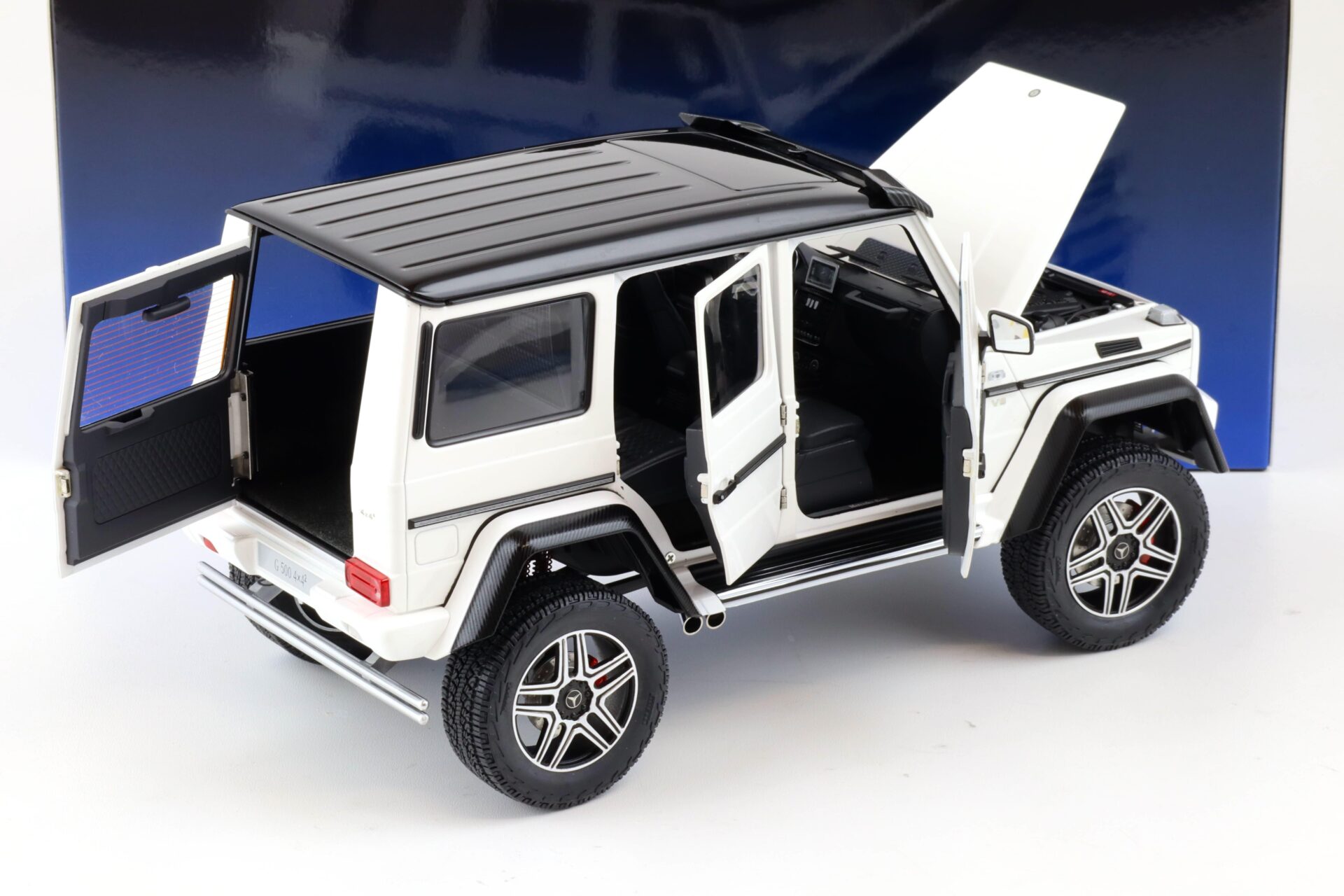 1:18 AUTOart Mercedes G500 4Ã4² G-Klasse Gloss white 76316