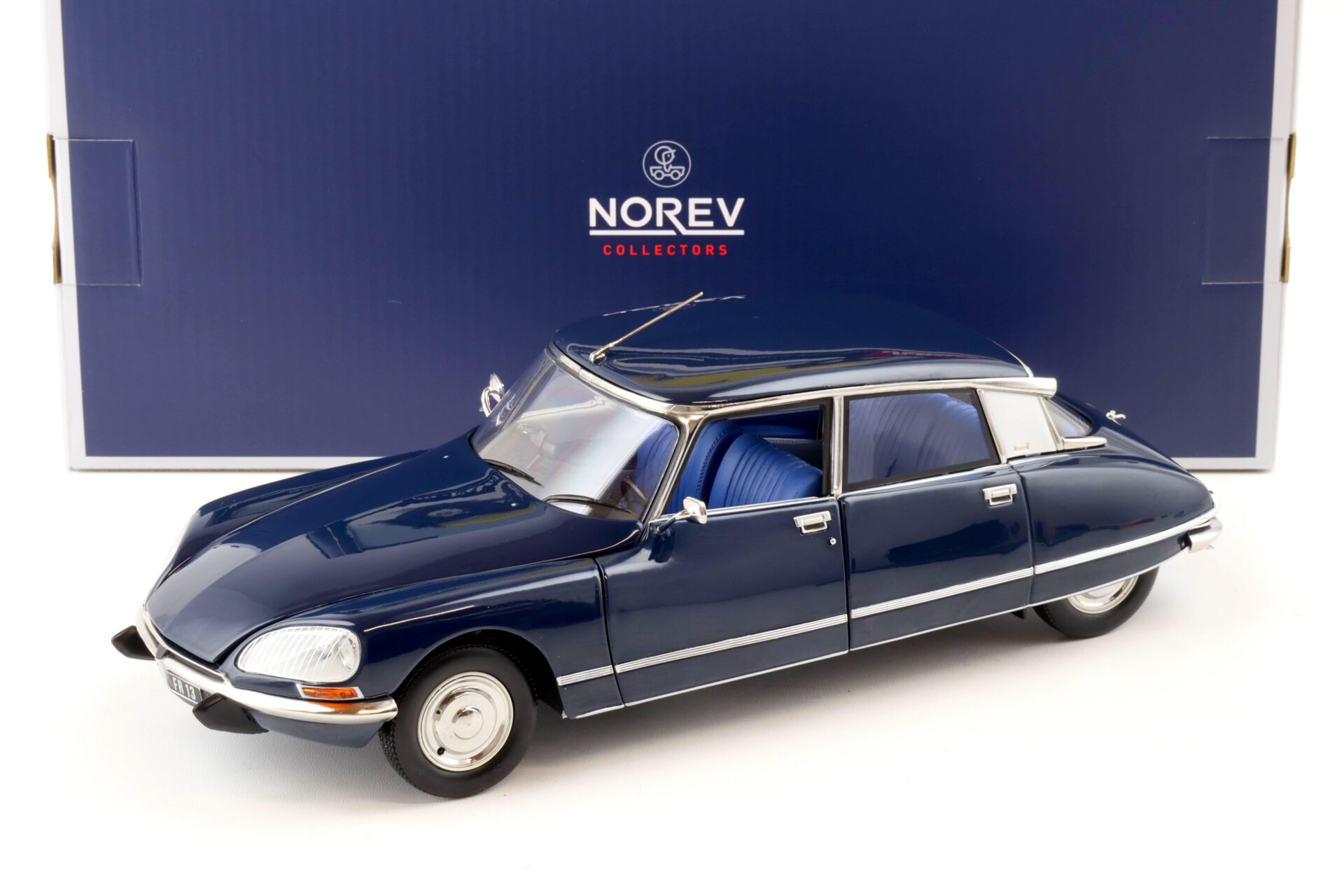 ID 89401 orig.jpg 1:18 Norev Citroen DS 23 Pallas 1974 Orient blue 181723