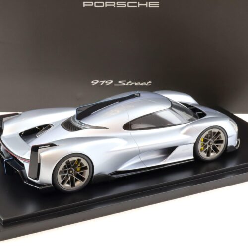 1:18 Spark Porsche 919 Street silver Limited 919 pcs. WAP DEALER