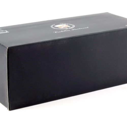 1:18 XiaoGuang Model 1993 Cadillac Fleetwood Brougham Limousine black- leather seats - Image 6