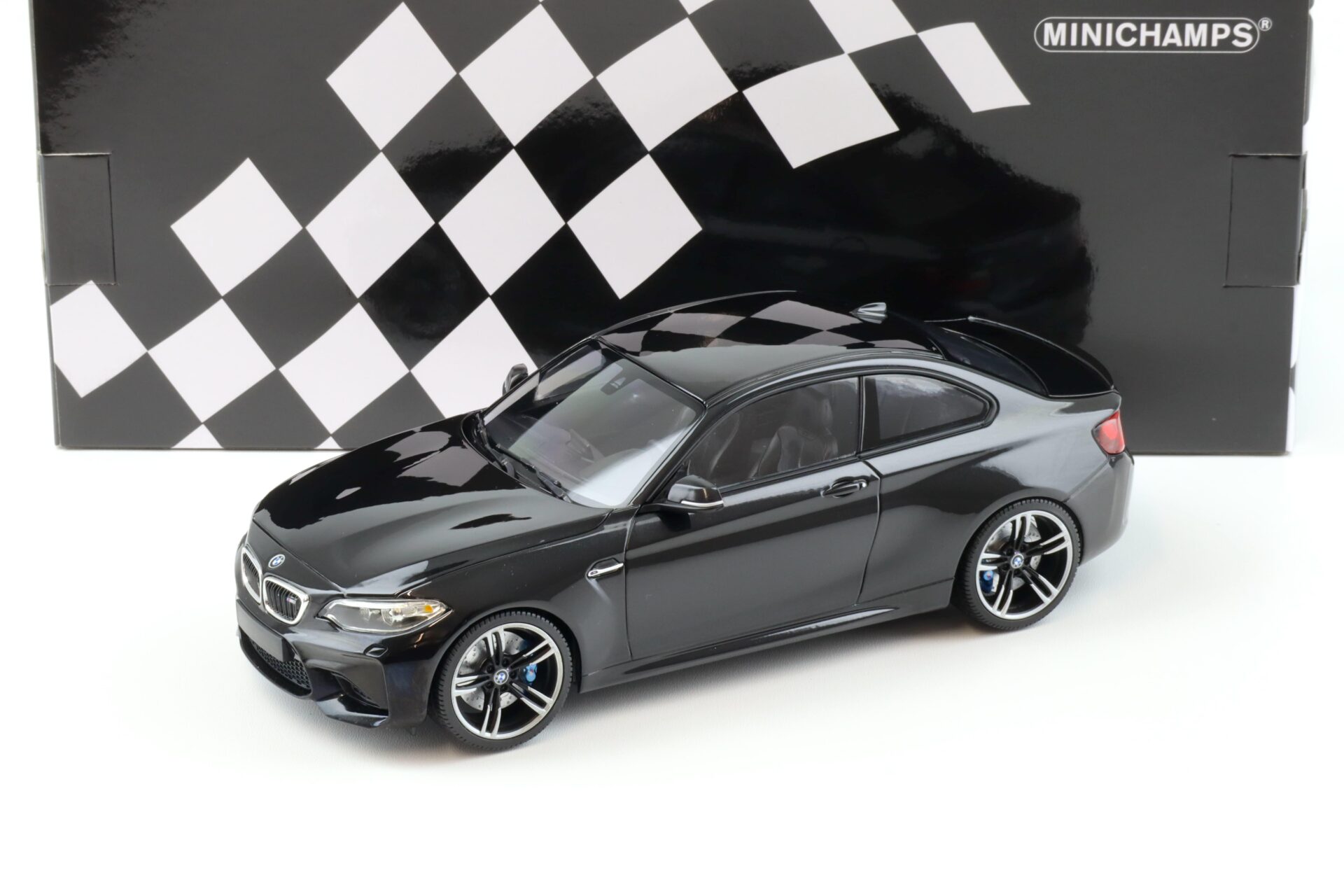 1:18 Minichamps BMW M2 Coupe F87 black metallic 2016