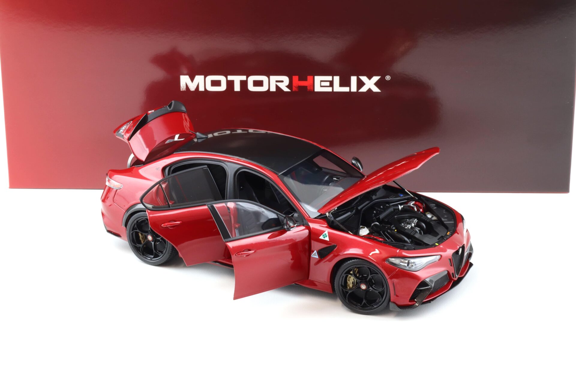 1:18 Motorhelix Alfa Romeo Giulia GTA Rosso GTA red + engine Die-Cast M89001