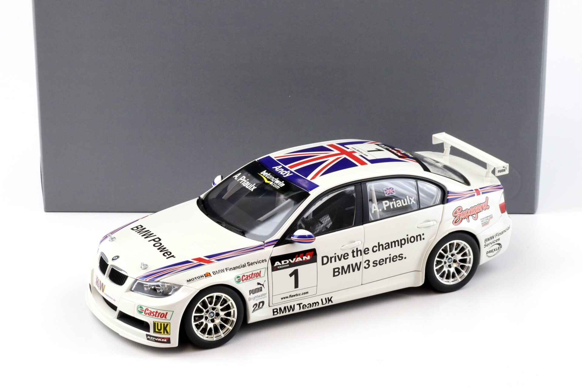 1:18 Kyosho BMW 320si E46 WTCC 2006 Team Great Britain Priaulx DEALER VERSION