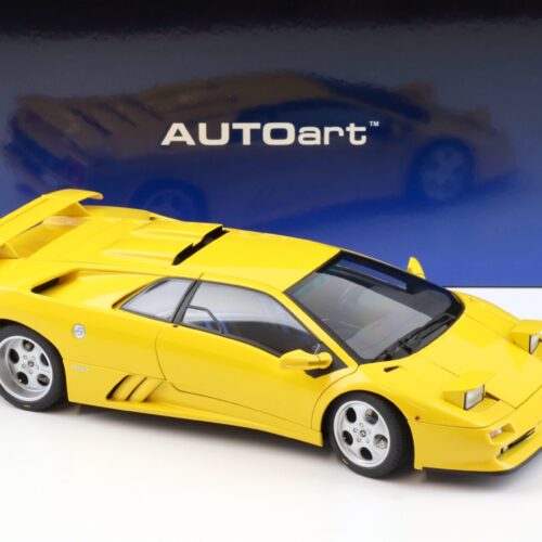 1:18 AUTOart Lamborghini Diablo SE30 JOTA 1995 Superfly yellow 79144