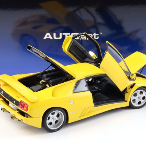 1:18 AUTOart Lamborghini Diablo SE30 JOTA 1995 Superfly yellow 79144