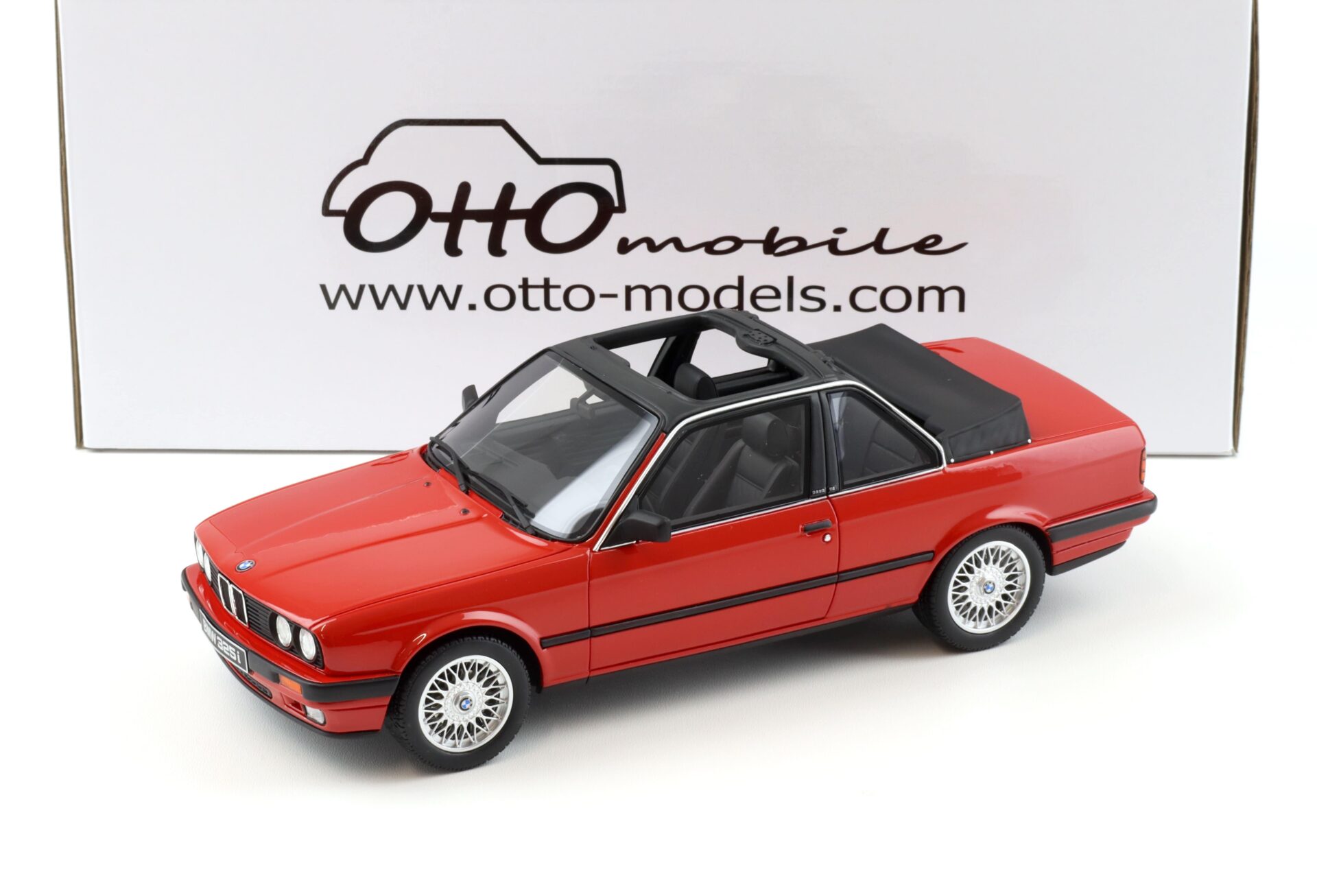 ID 92481 orig.jpg 1:18 OTTO mobile OT767 BMW 325i E30 TC2 BAUR Cabrio 1988 red