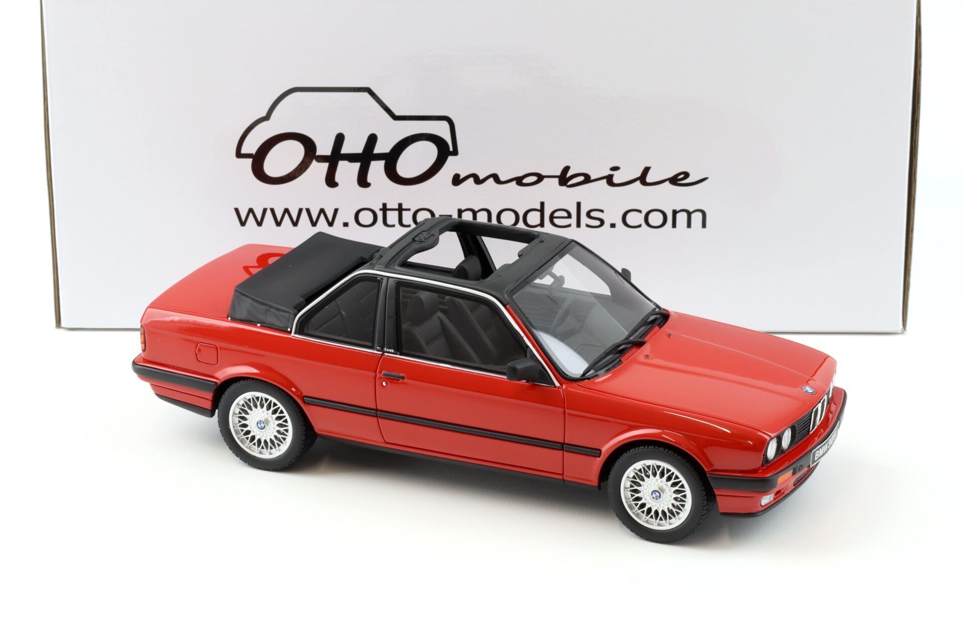 1:18 OTTO mobile OT767 BMW 325i E30 TC2 BAUR Cabrio 1988 red