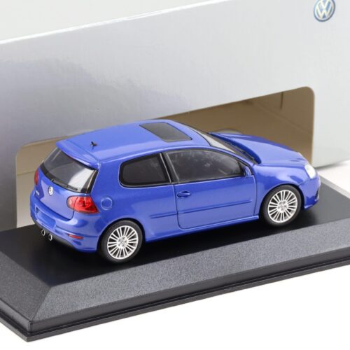 1:43 Minichamps VW Golf V R32 deep blue metallic DEALER VERSION