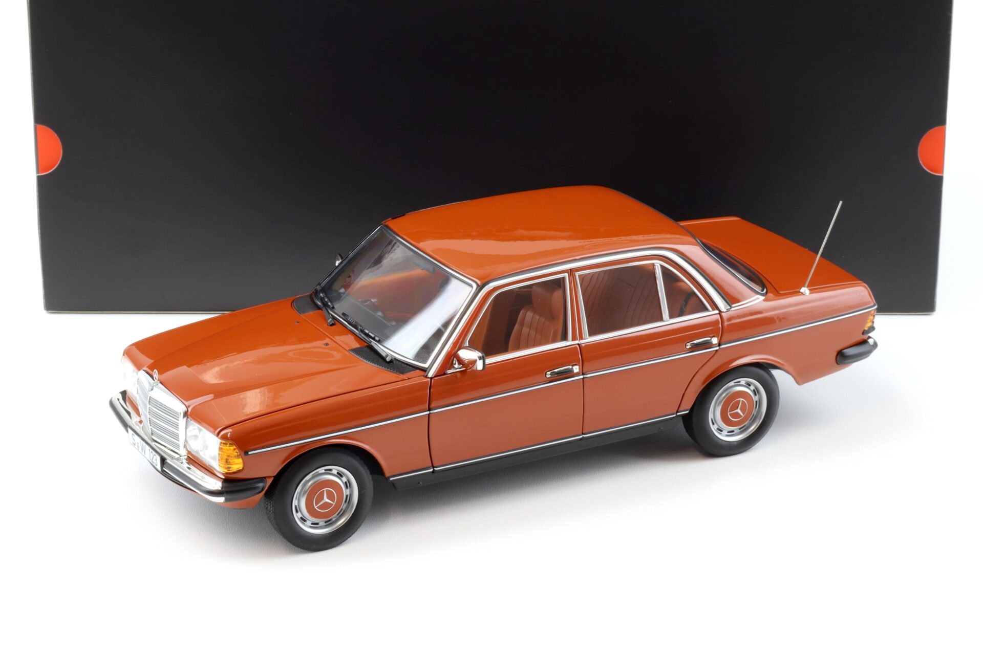 ID 92656 orig.jpg 1:18 Norev Mercedes 200 W123 Limousine english red 1982 DEALER VERSION