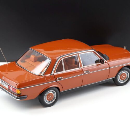 1:18 Norev Mercedes 200 W123 Limousine english red 1982 DEALER VERSION