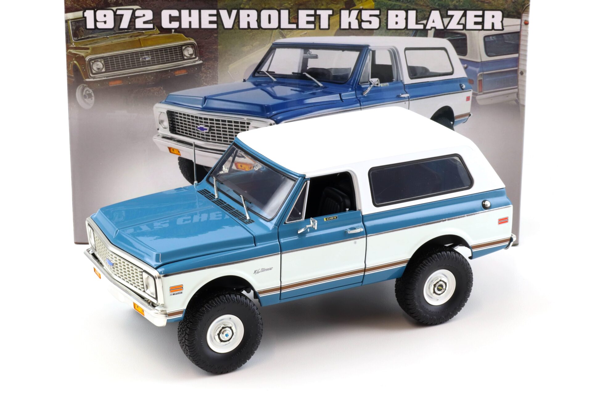 ID 92791 orig.jpg 1:18 ACME 1972 Chevrolet K5 Blazer Lifted off-road Version blue/ white
