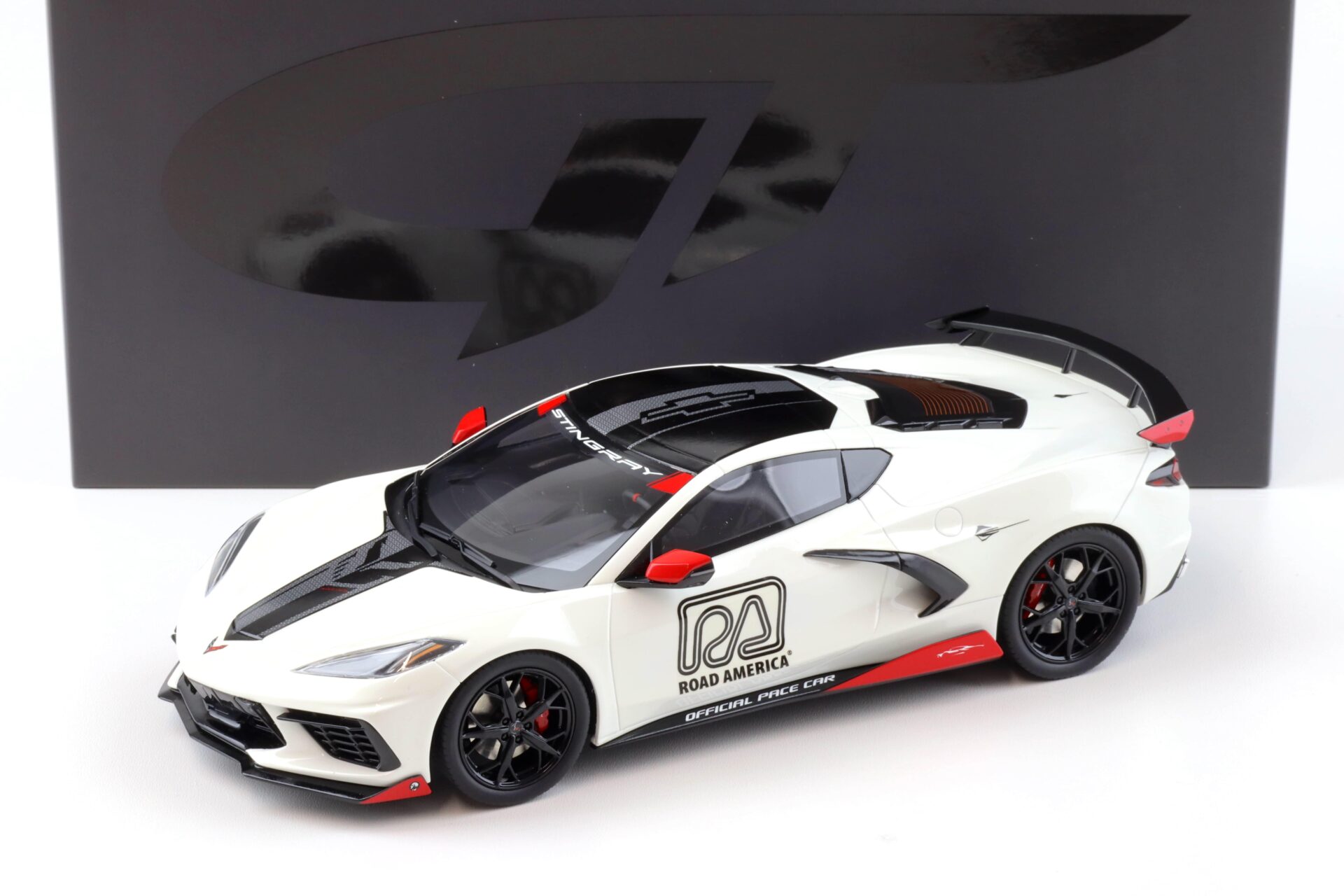 ID 92926 orig.jpg 1:18 GT Spirit GT370 Chevrolet Corvette C8 Pace Car IMSA 2020 arctic white