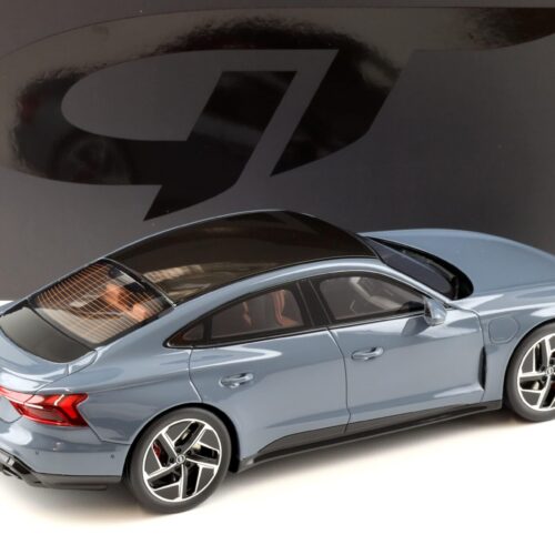 1:18 GT Spirit GT393 Audi E-Tron GT 2021 Kemora grey/ Carbon roof