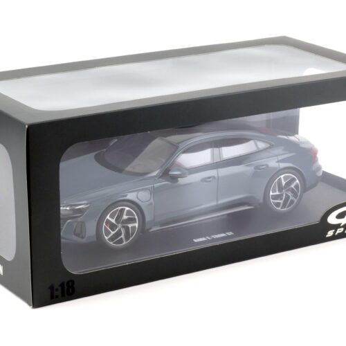 1:18 GT Spirit GT393 Audi E-Tron GT 2021 Kemora grey/ Carbon roof