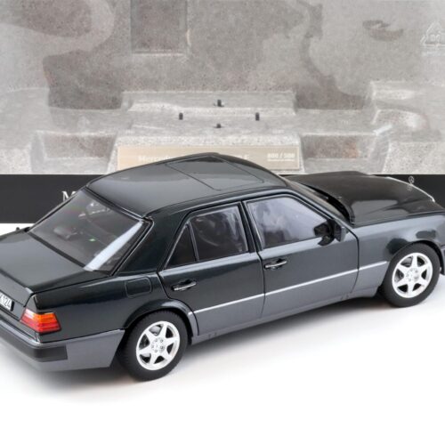 1:18 Norev Mercedes 500 E W124 5.0 V8 Limousine blue-black met. DEALER VERSION