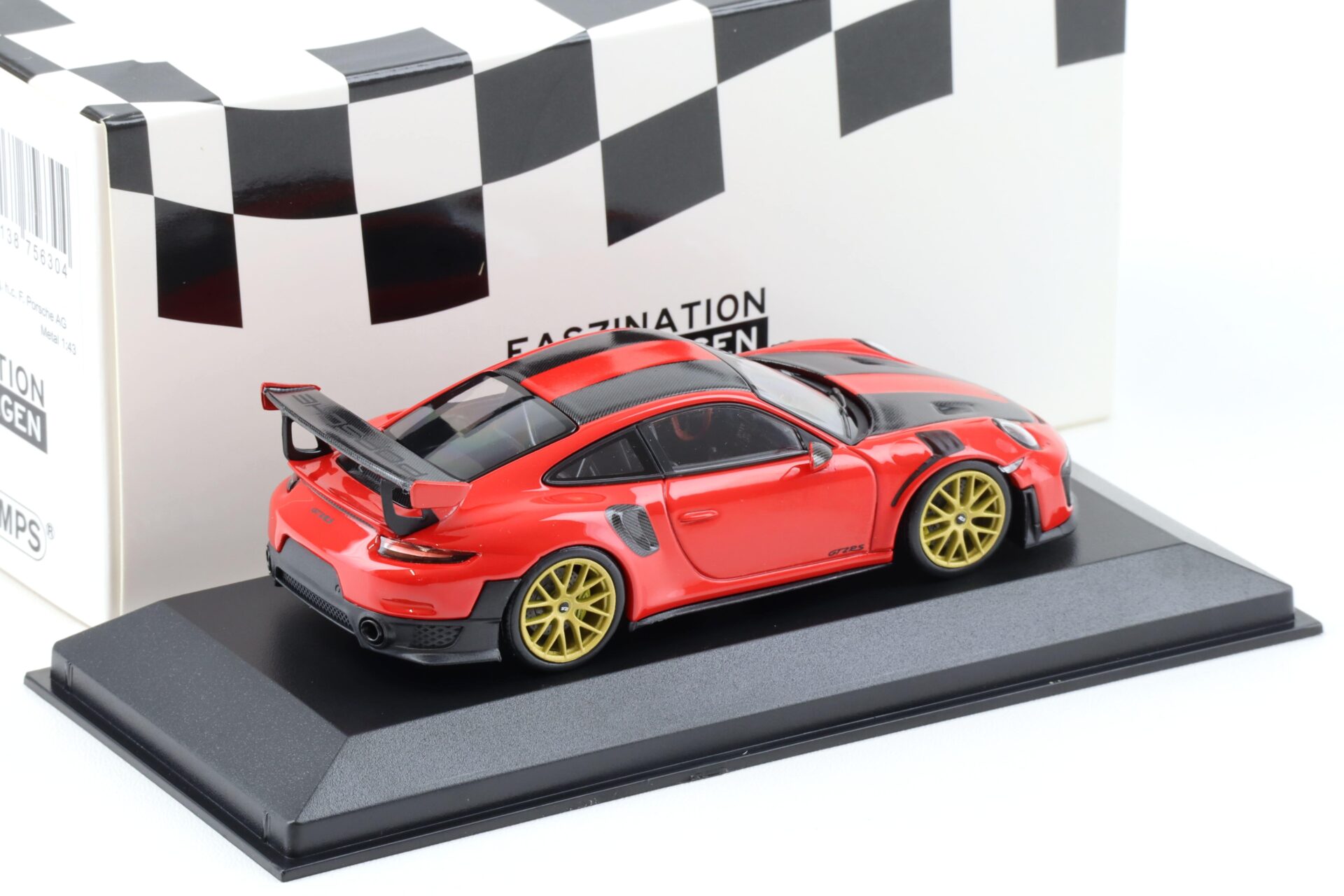 1:43 Minichamps Porsche 911 (991.2) GT2 RS Weissach Package 2018 Indisch red/ gold wheels