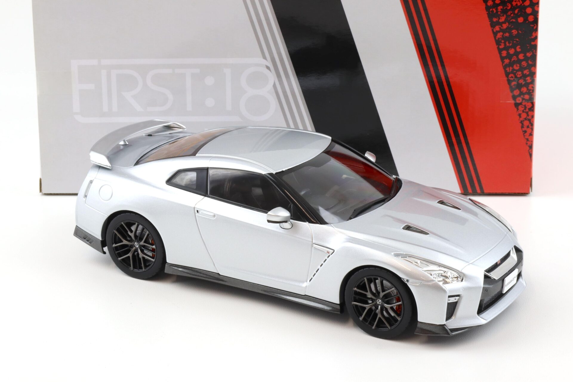 1:18 First18 Models Nissan GT-R R35 Coupe 2017 silver metallic
