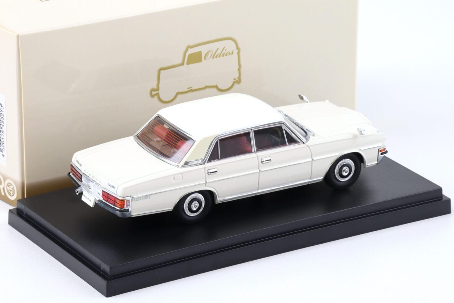 El Garaje Algabeño: Nissan President MkII 252 Sovereign VIP de EBBRO