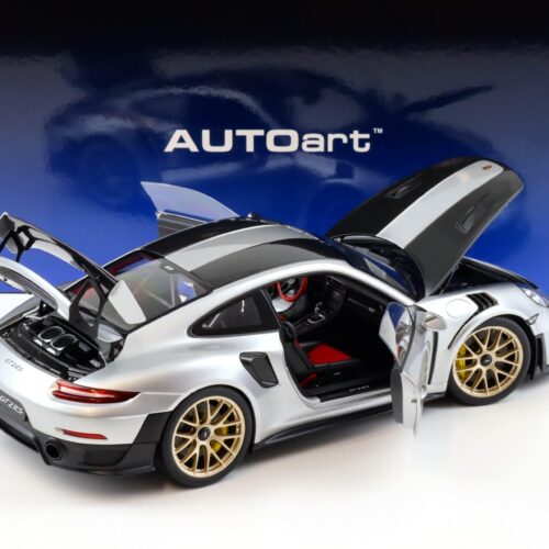 1:18 AUTOart Porsche 911 (991.2) GT2 RS 2017 Weissach Package GT silver 78174