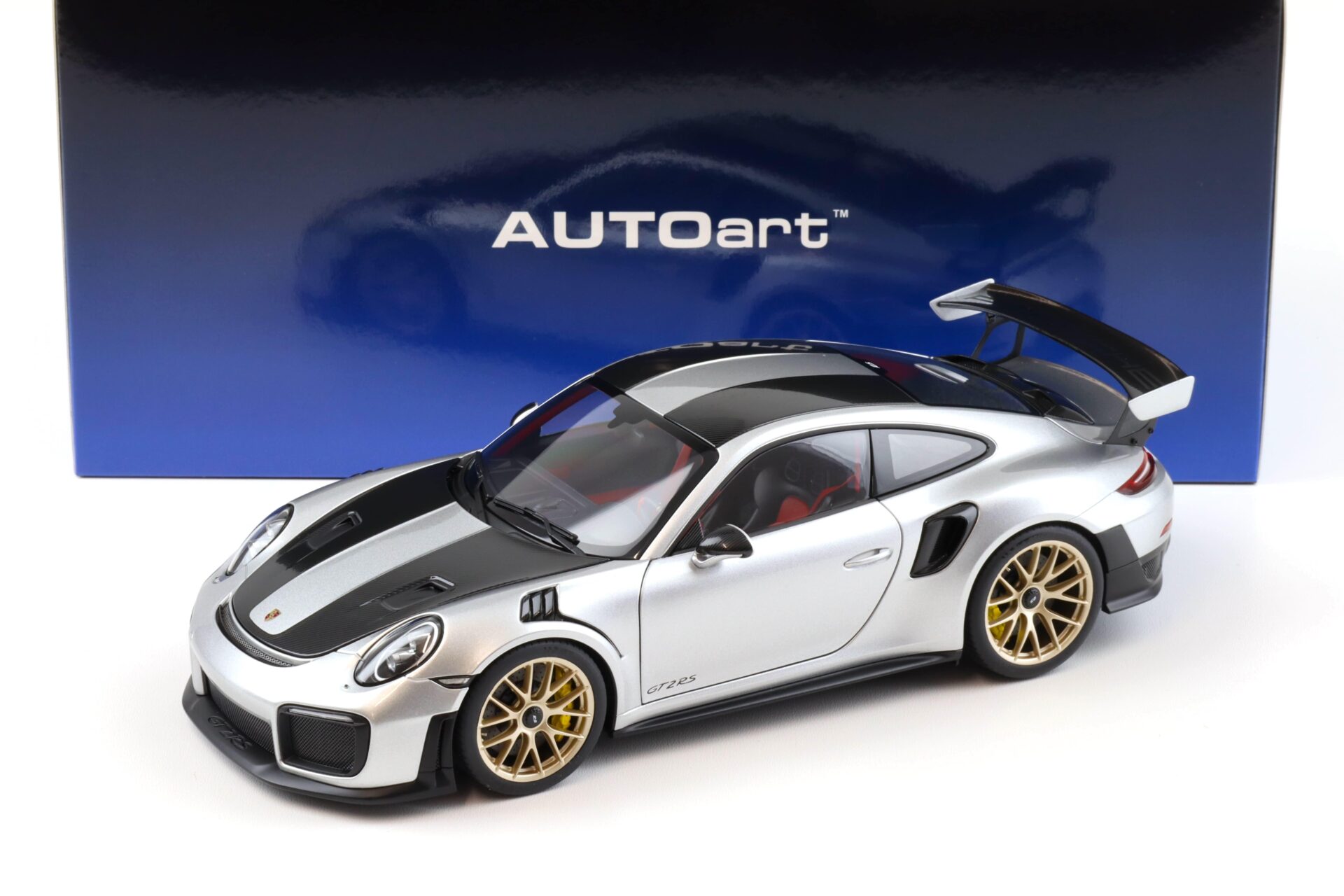 ID 94621 orig.jpg 1:18 AUTOart Porsche 911 (991.2) GT2 RS 2017 Weissach Package GT silver 78174