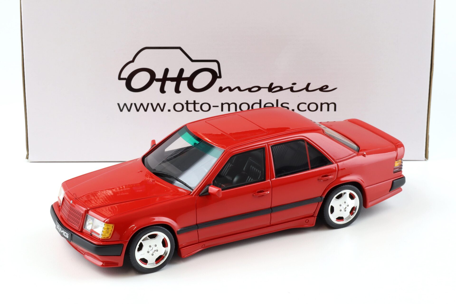 ID 94905 orig.jpg 1:18 OTTO mobile OT1104 Mercedes 300E 6.0 AMG Signal red 1987