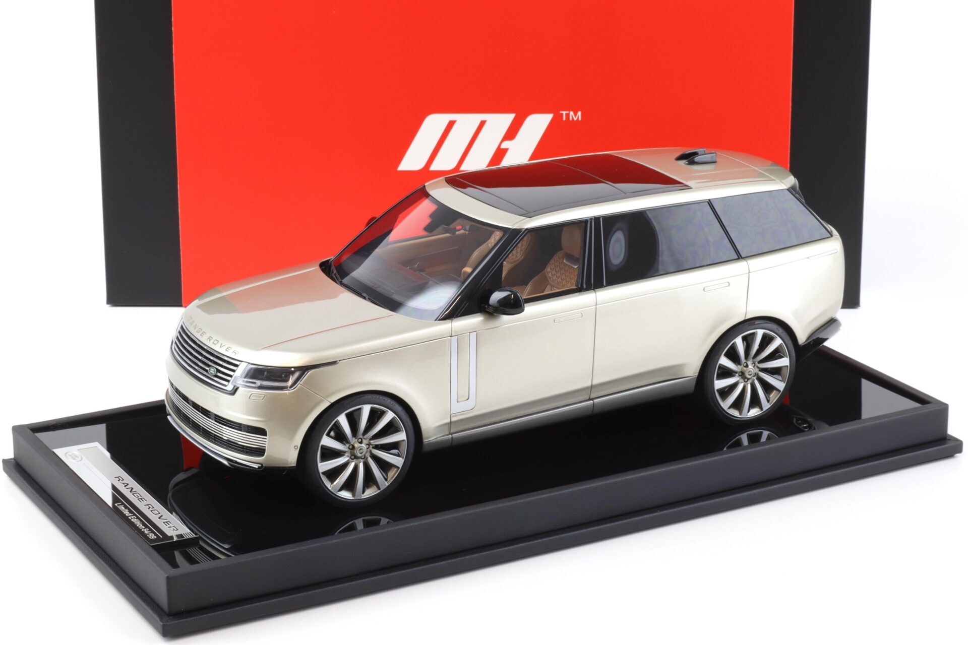 1:18 Motorhelix LCD Range Rover Autobiography 2023 light gold MH026CG