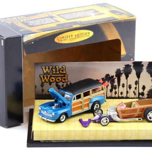 1:64 Hot Wheels 2002 Wild Wood 2-Car Set Diorama blue/ purple 56925