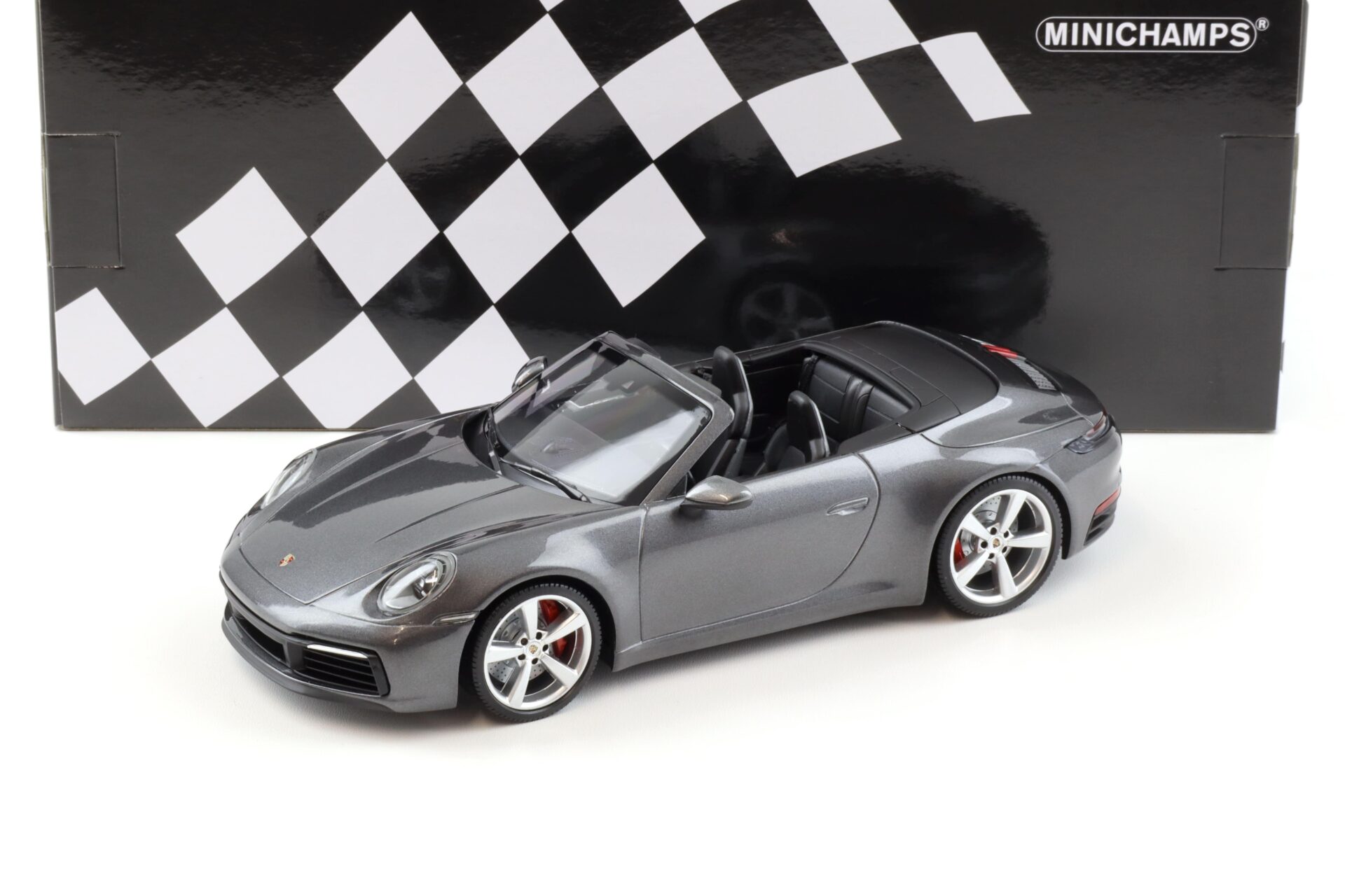 1:18 Minichamps Porsche 911 (992) Carrera 4S Cabriolet 2019 grey metallic