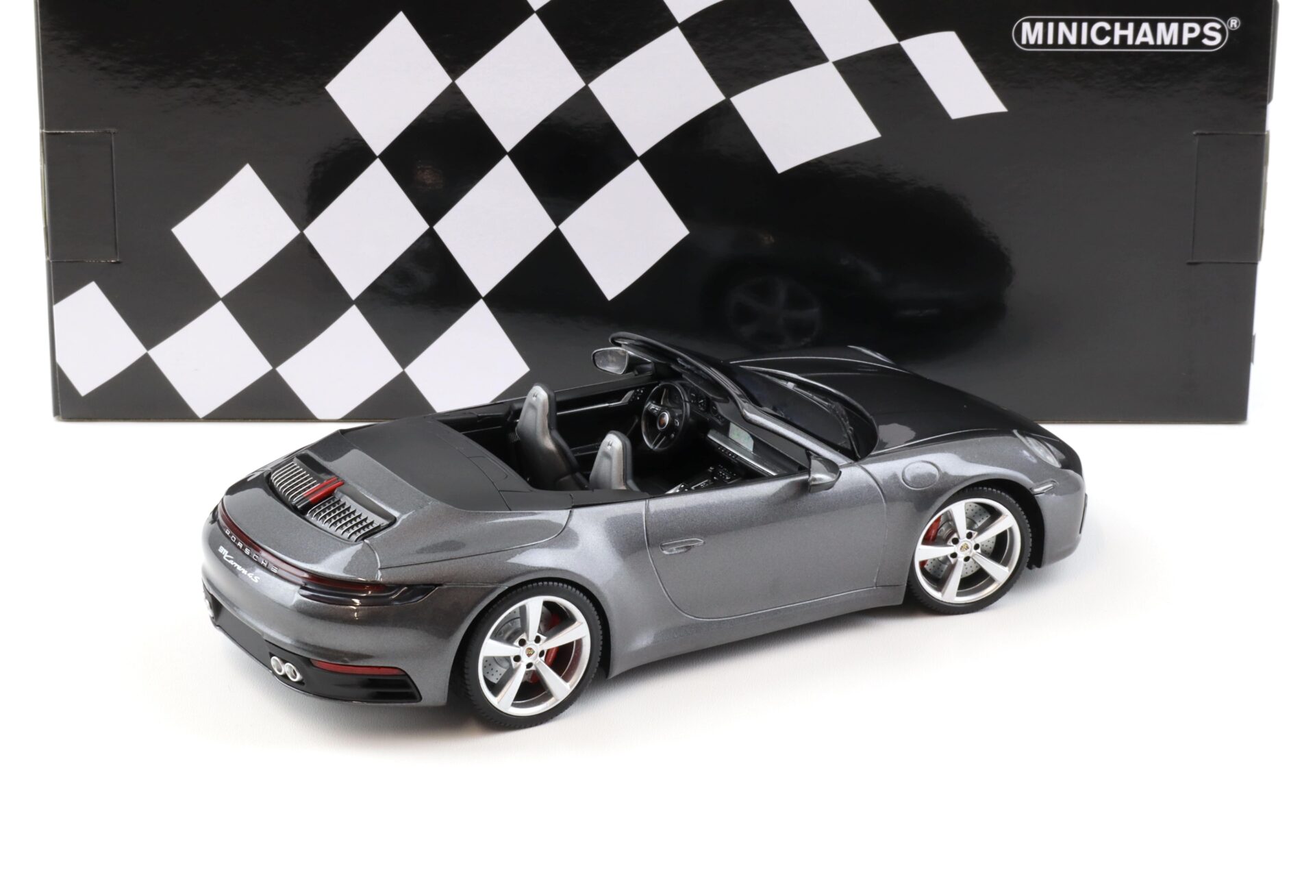 1:18 Minichamps Porsche 911 (992) Carrera 4S Cabriolet 2019 grey metallic