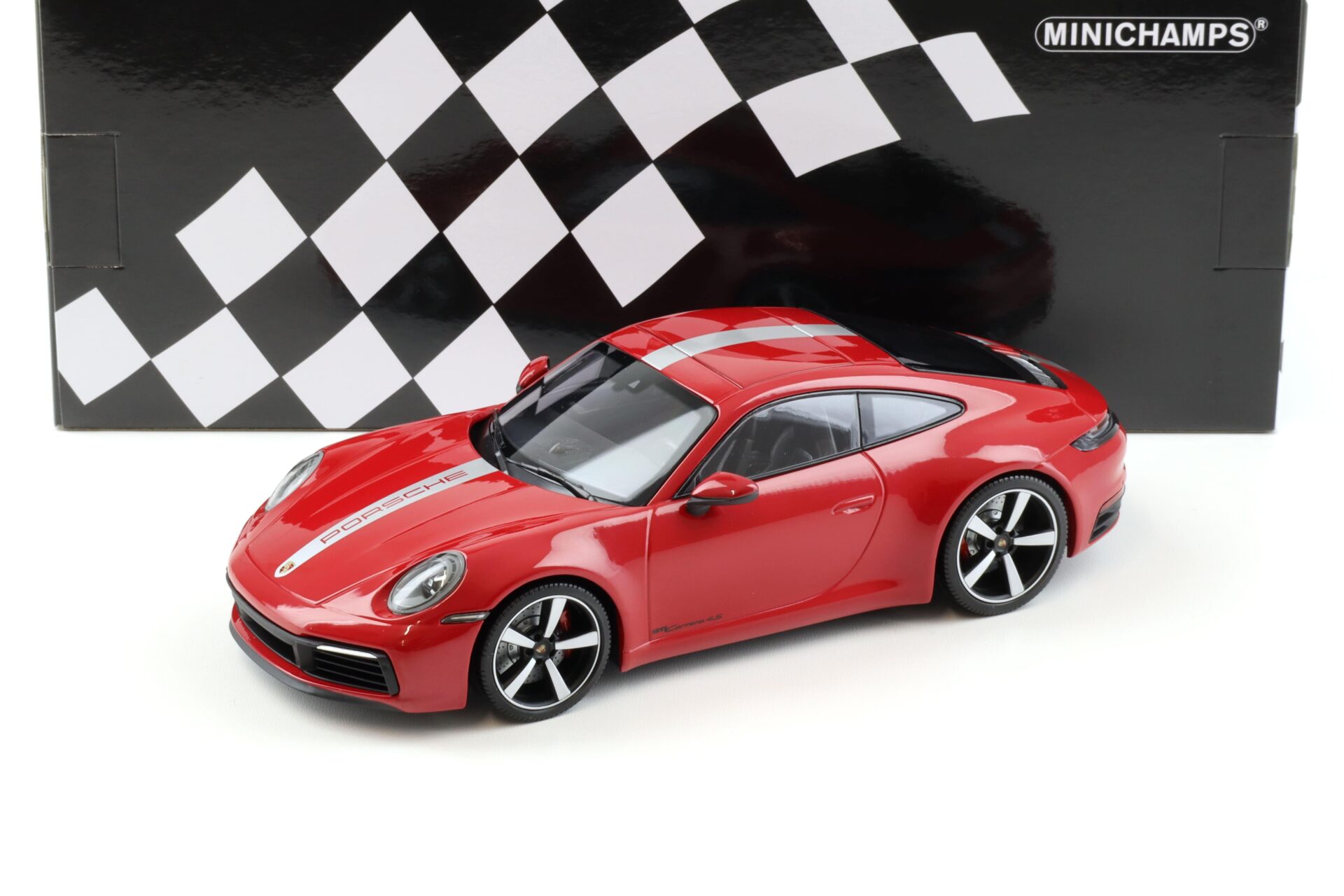 1:18 Minichamps Porsche 911 (992) Carrera 4S Coupe 2019 Karmin red