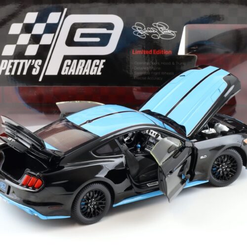 1:18 Auto World 2016 Ford Mustang GT 5.0 Coupe Petty´s Garage black/ blue