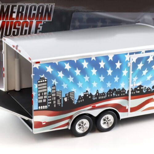 1:18 Auto World Four Wheel Enclosed Trailer Anhänger Bold & Brave USA red/white/blue