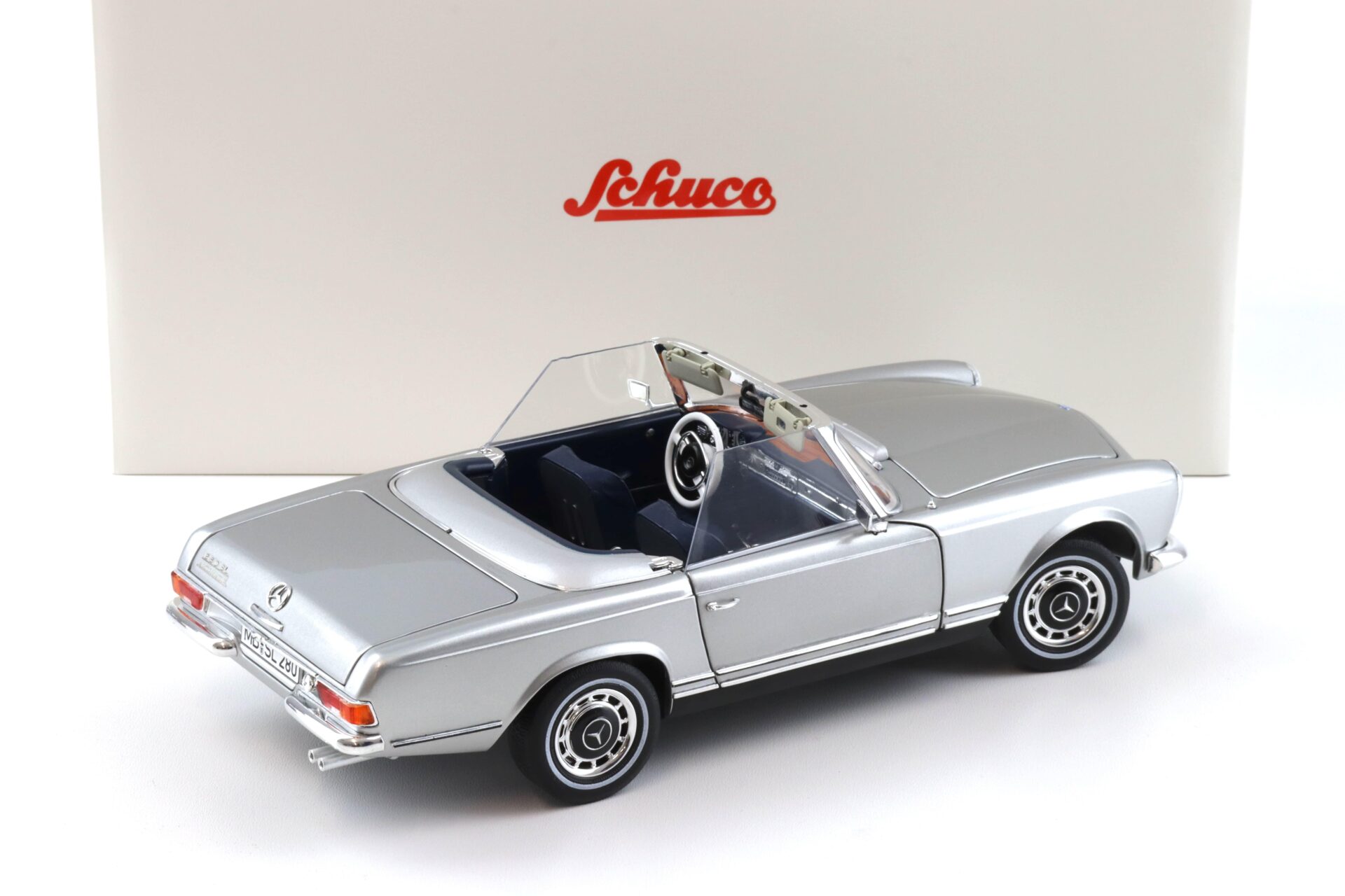 1:18 Schuco Mercedes 280 SL Pagode W113 with Hardtop silver/ blue interior