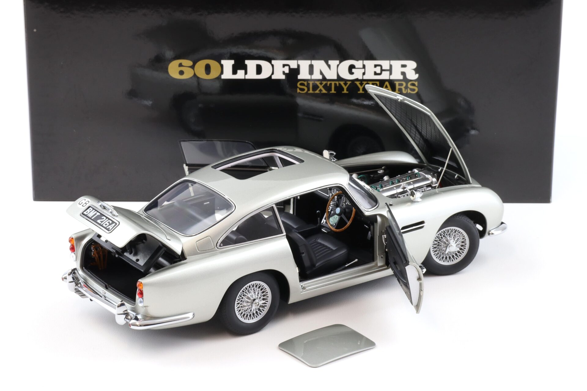 1:18 AUTOart Aston Martin DB5 James Bond 007 Goldfinger 60 Years silver 70296