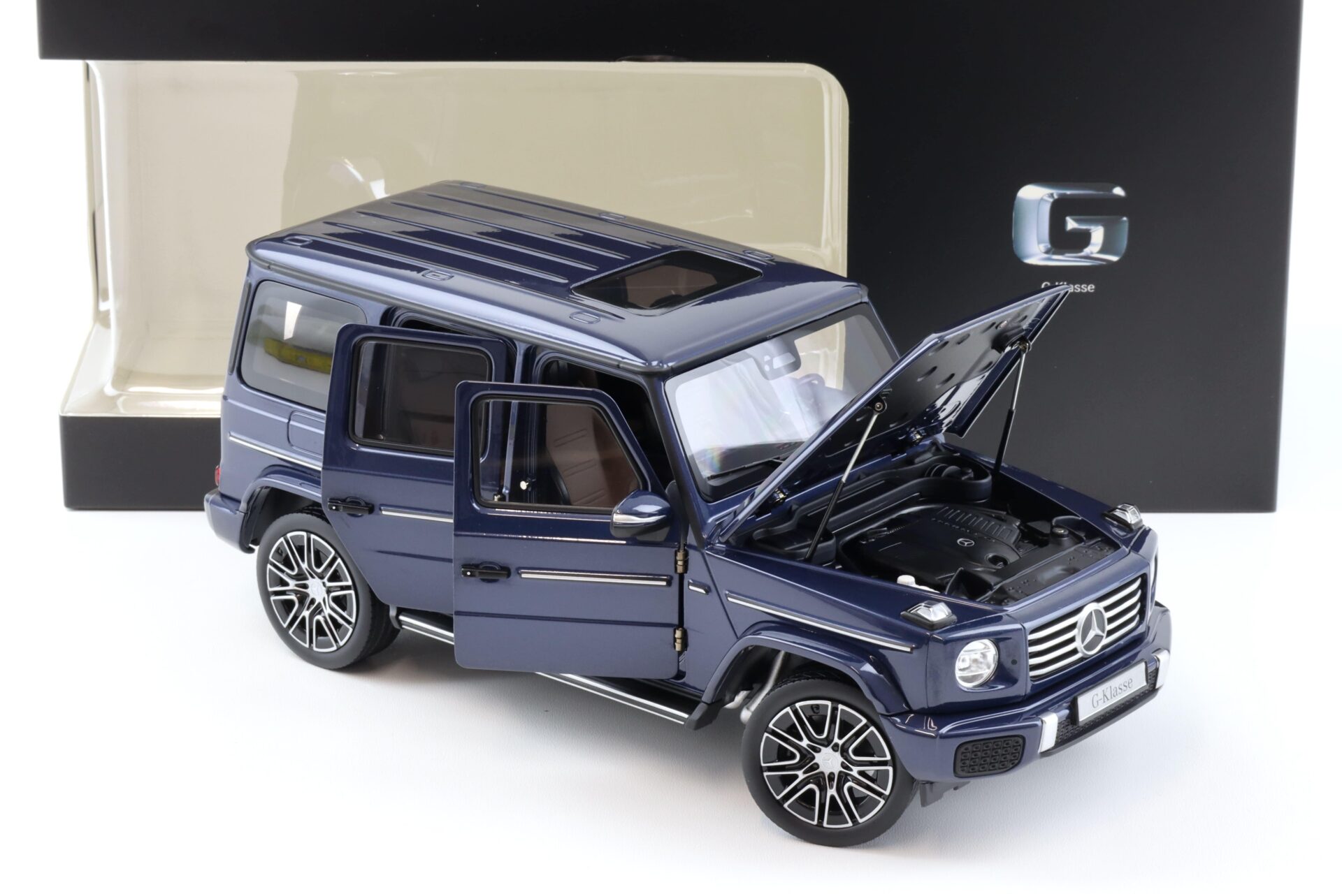 1:18 Norev Mercedes G-Klasse G500 AMG Line W463 sodalite blue 2024 DEALER VERSION