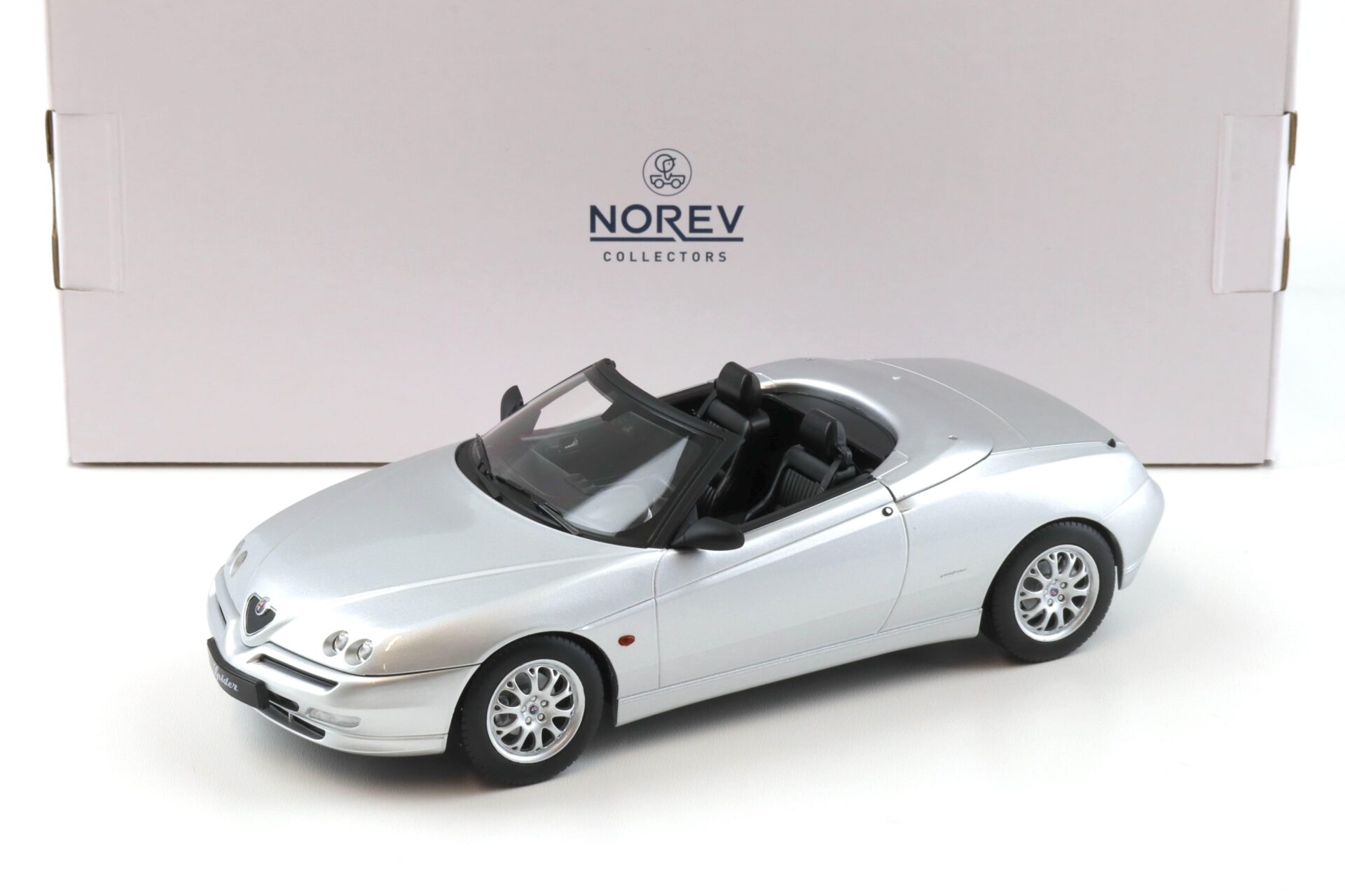 1:18 Norev Alfa Romeo Spider 2.0 T.Spark 1999 with Softtop silver - Limited 750 pcs.