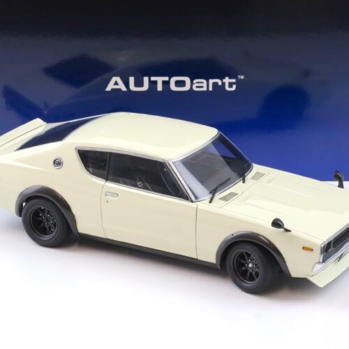 1:18 AUTOart Nissan Skyline 2000 GT-R (KPGC110) Tuned Version white 77467